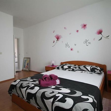Private Accommodation Carevic Dubrovnik Bagian luar foto