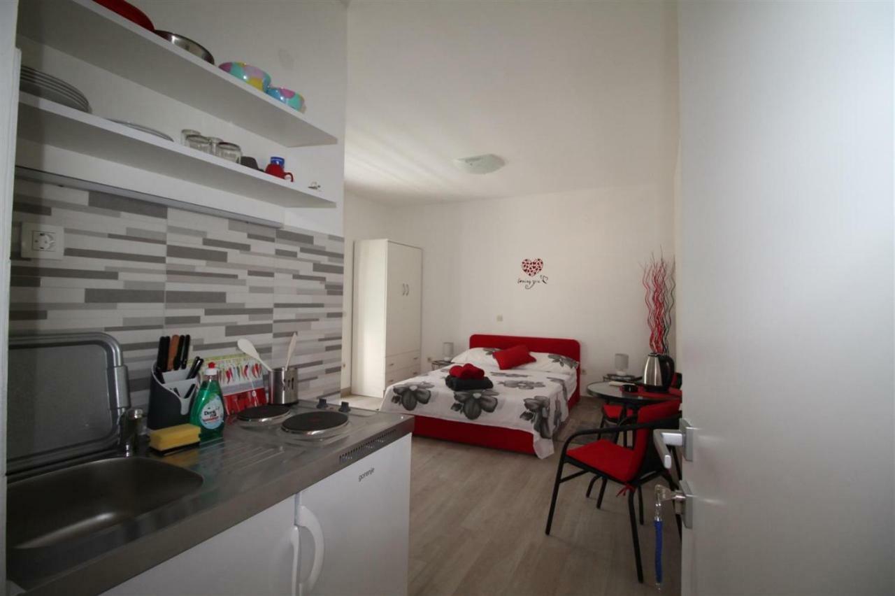 Private Accommodation Carevic Dubrovnik Bagian luar foto