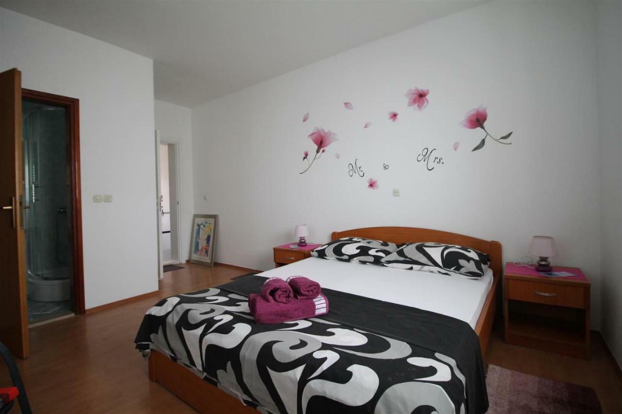 Private Accommodation Carevic Dubrovnik Bagian luar foto